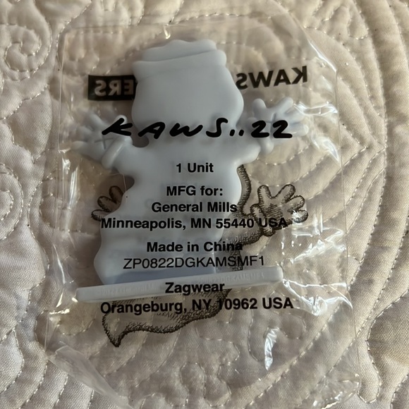 Set of 4, KAWS Monsters, new‎ - Picture 5 of 10